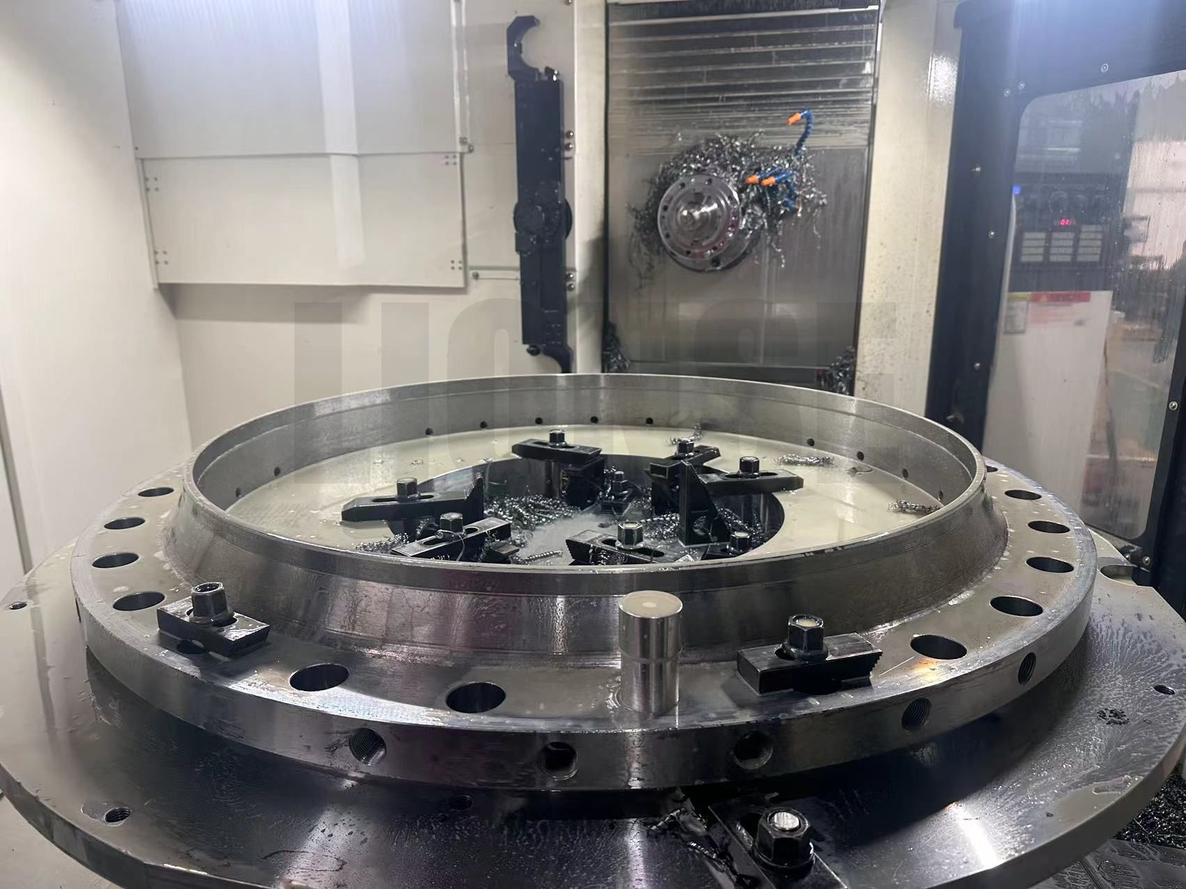 Bagaimana untuk memastikan lubang menegak apabila penggerudian bebibir diameter besar?