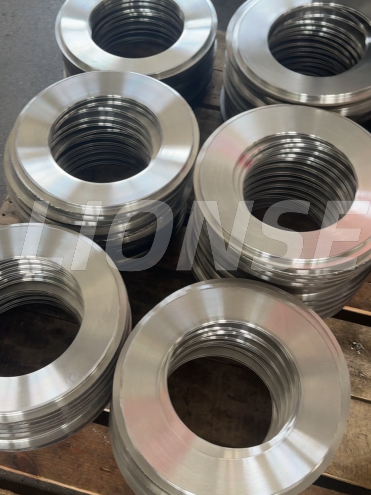 Apakah kesukaran teknikal dalam pemesinan CNC bagi gasket rata keluli tahan karat pepejal