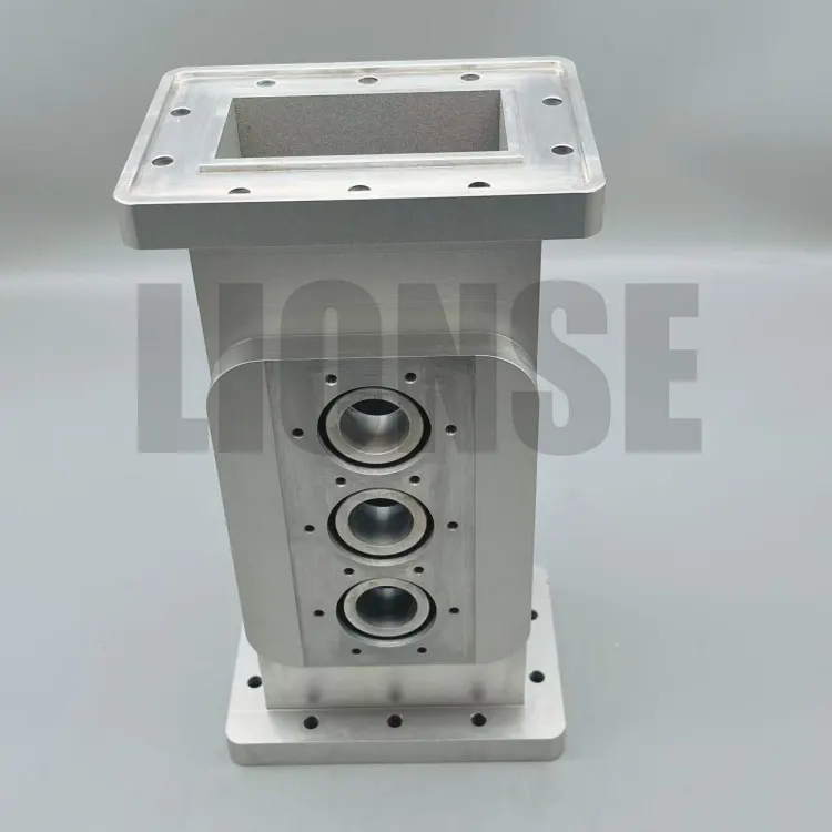 Bahagian blok aluminium logam pemesinan CNC dengan lubang