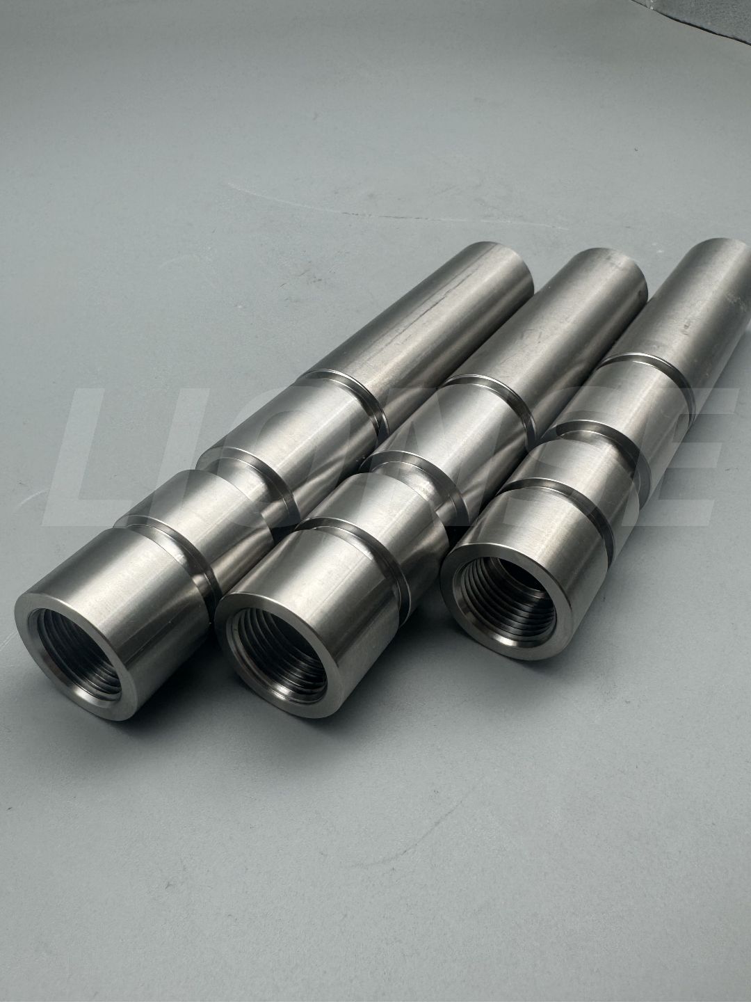 Titanium Gred 5 Aci dengan NC beralih